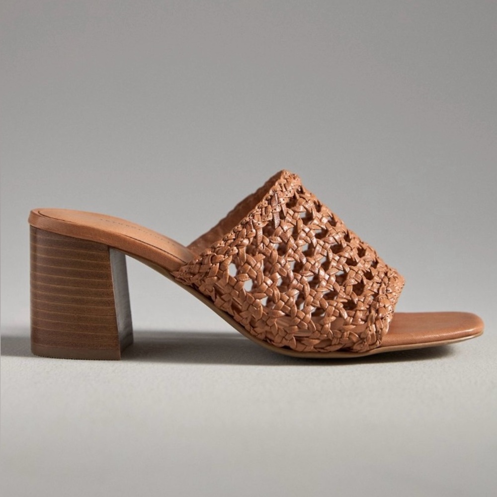 NWT ANTHROPOLOGIE Woven Block-Heel
Mule Sandals in Honey Sz 10-10.5